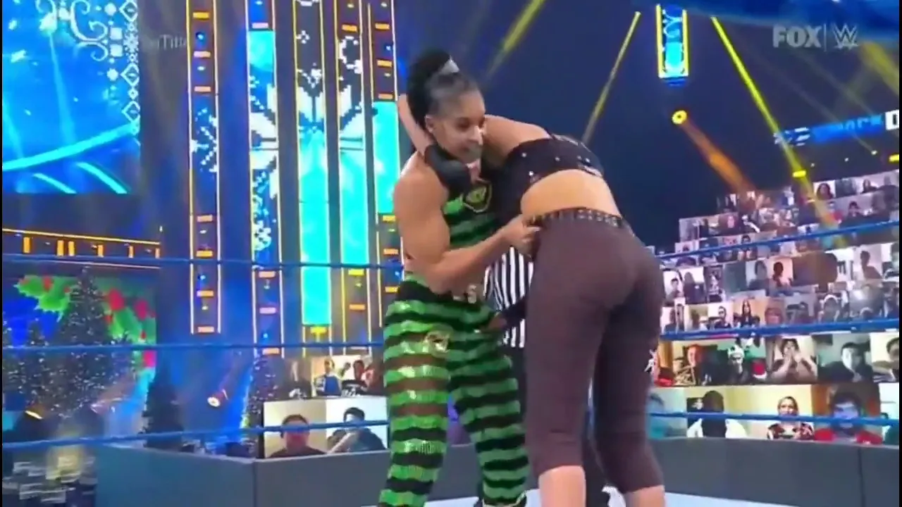 Charlotte & Asuka vs Banks & Belair vs Bayley & Carmella 3/3