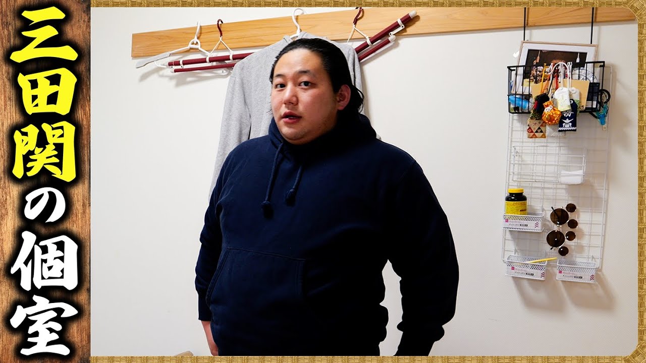 【相撲飯】三田関の個室 / キムチ炒め・ウインナーの卵巻き・ラーメン・石狩鍋 / 🍚『ちゃんこ番:出沼・桑江・菊池・梅山』 background