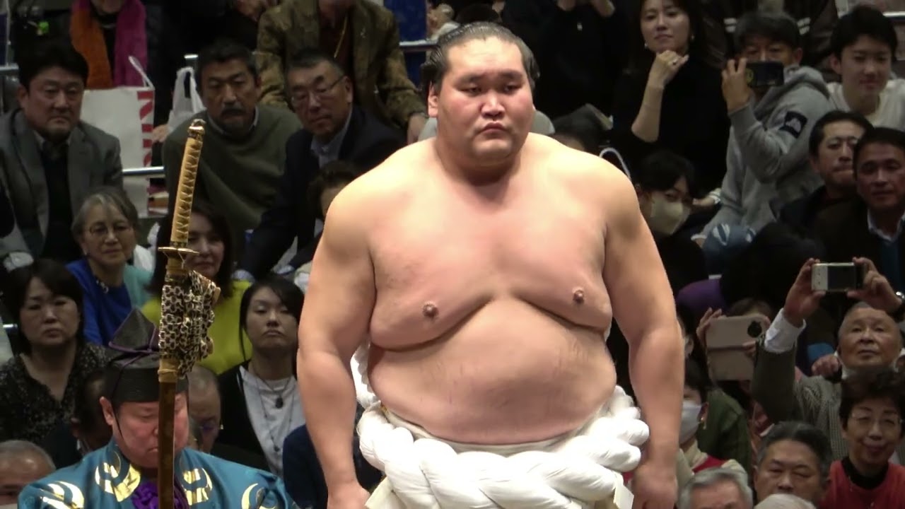 Terunofuji OUT from Day 7; May will be last chance? backdrop