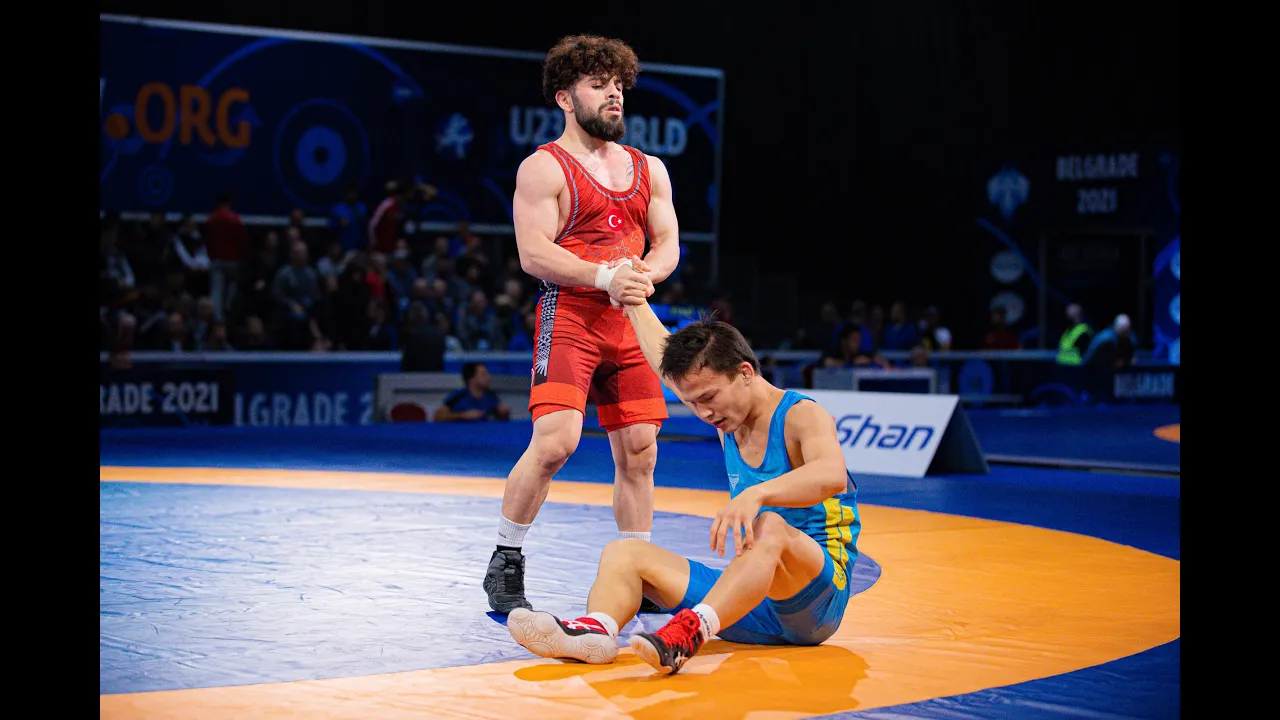 Adem Burak Uzun, Efsane Hareketle Rakibini Tuşladı