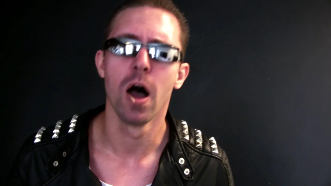 Rick Dominick vender hjem background