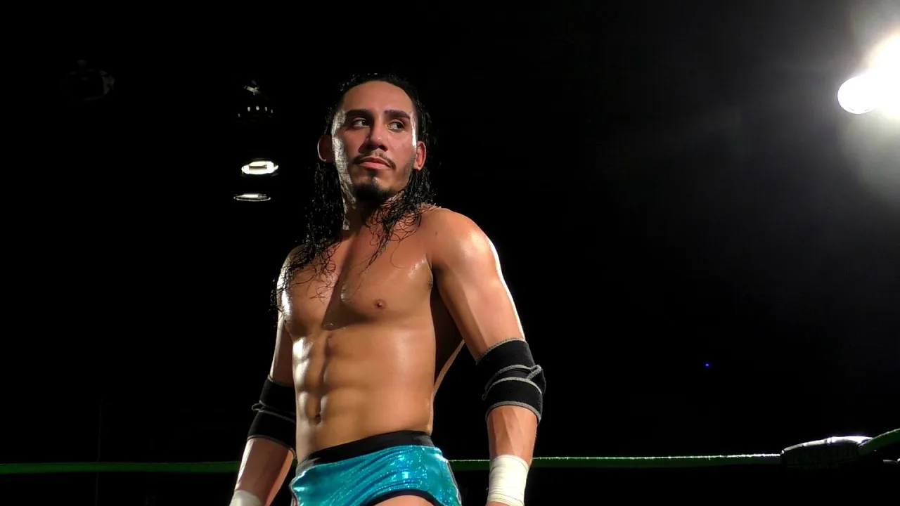 Gabriel Skye vs Dezmond Cole background