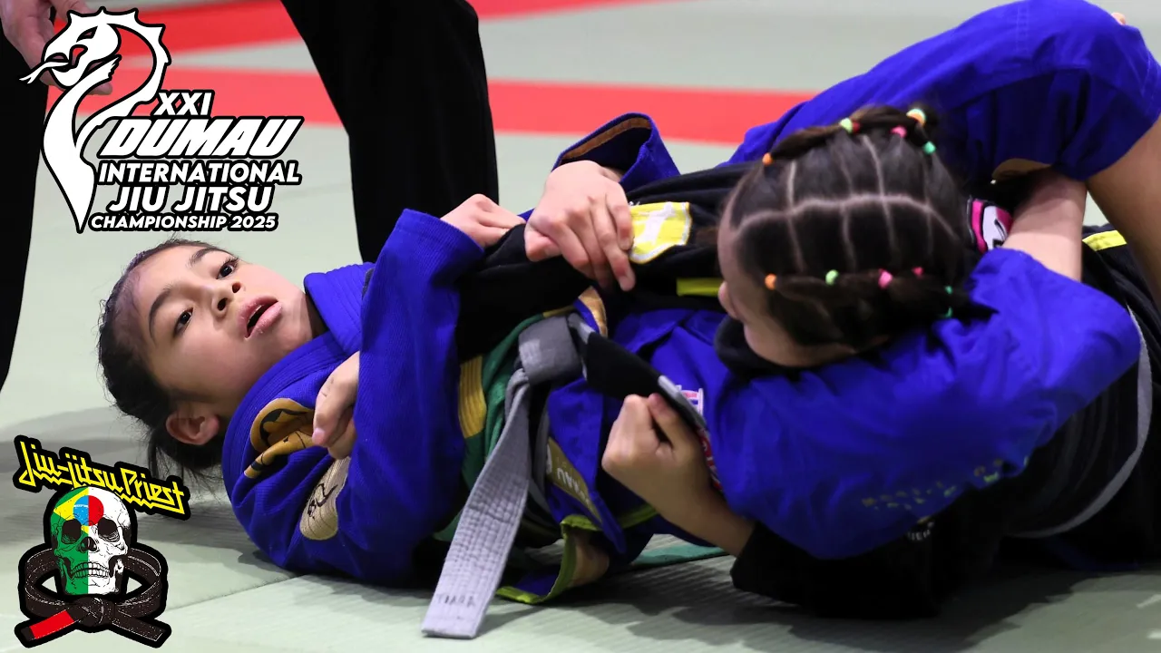 【FULL FIGHT】ティアラ・ヒガ vs ソフィア・ホリイ / ASJJF DUMAU INTERNATIONAL 2025 【ブラジリアン柔術】 background