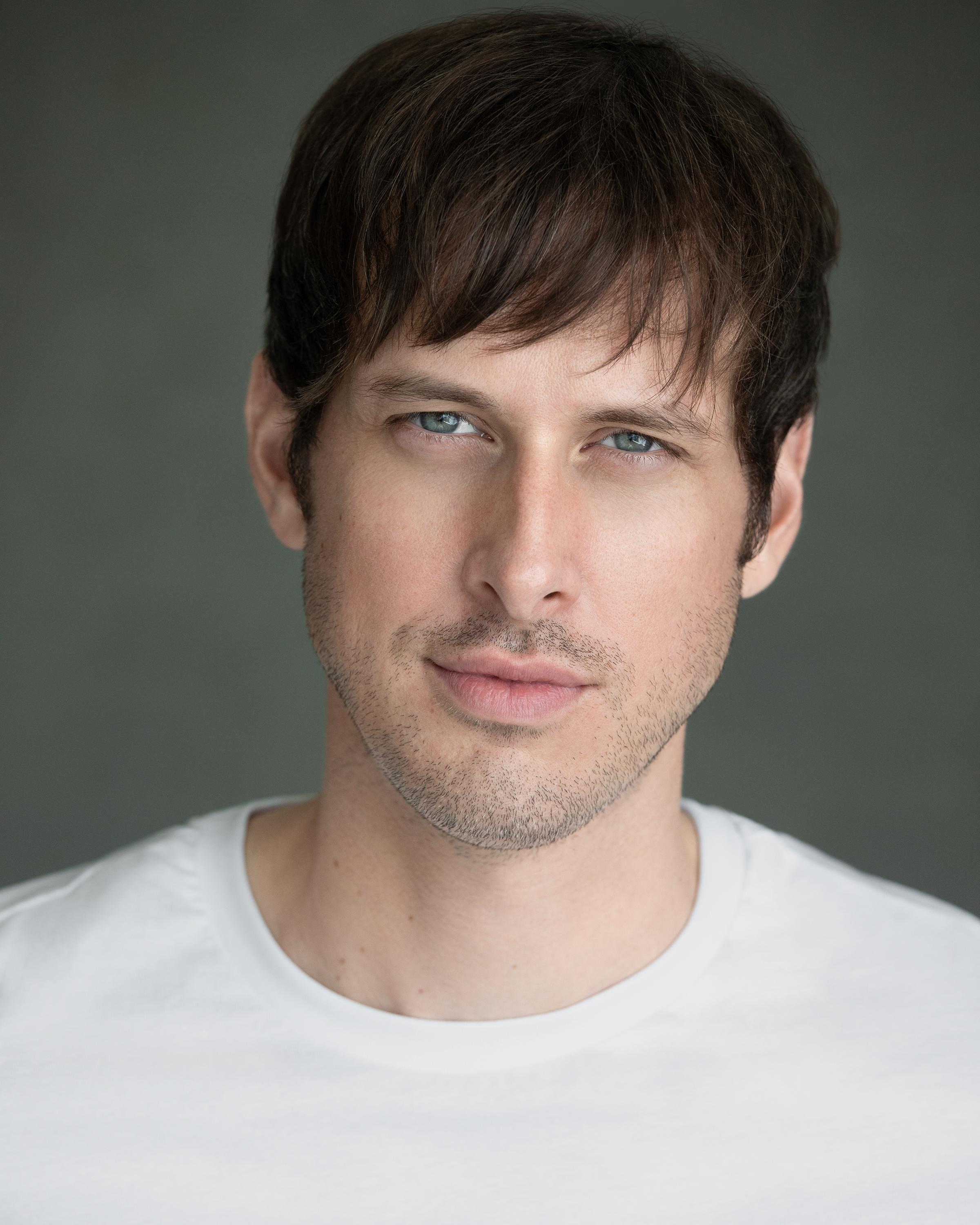 actor Drew Moore large photo