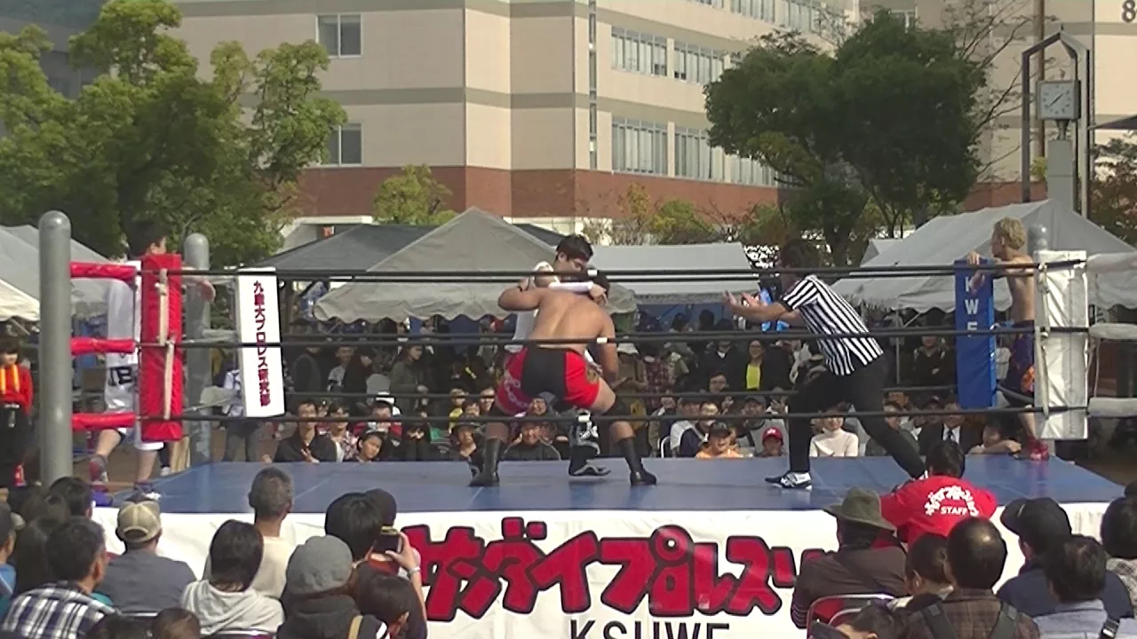 2017・11・03 香椎祭 1日目 九州産業大学プロレス研究部 第2試合 background