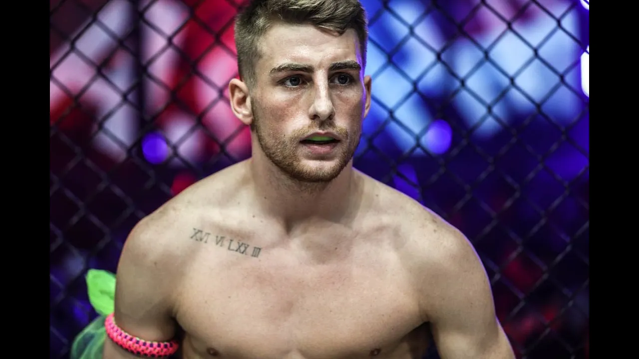 Johnathan Haggerty vs Gio Marchese: 40 second ko background