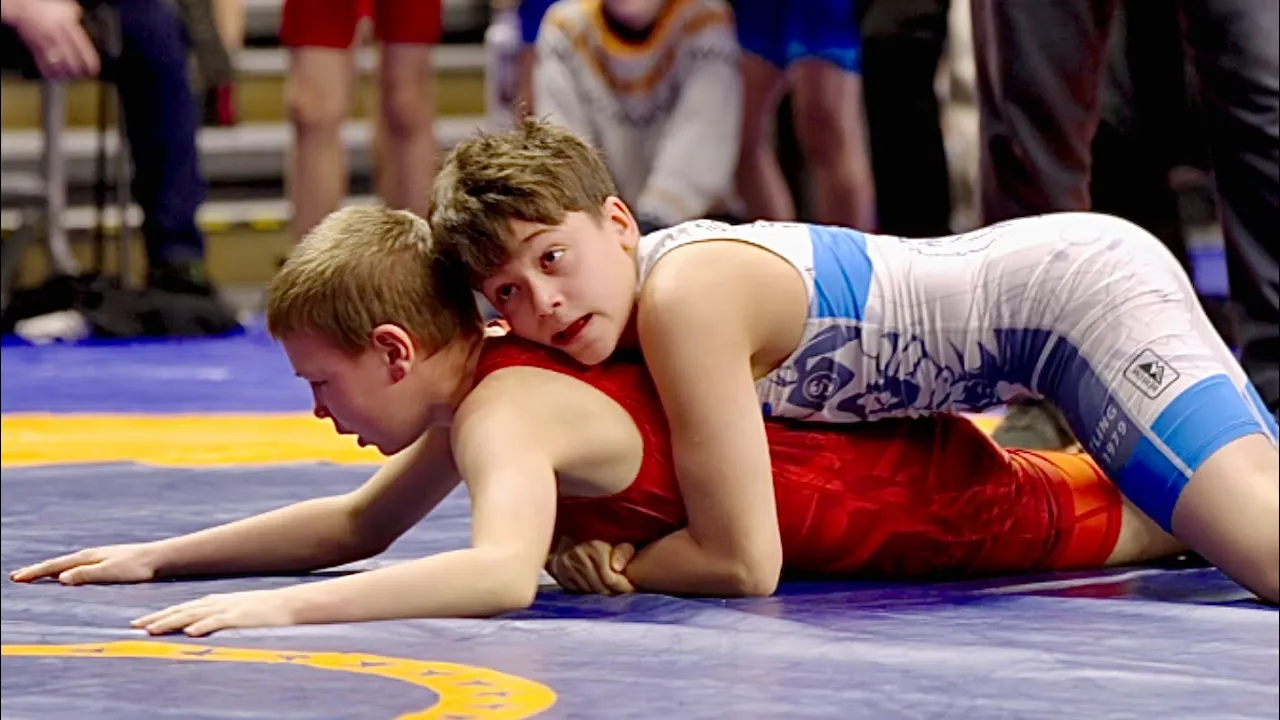 U13 Eelis Paalanen (FIN) vs Baqi Abbassoy (FIN) 42kg. Freestyle boys youth wrestling. B-cam-man