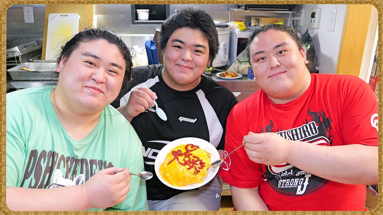 【相撲飯】三兄弟力士の夜食・オムライス / 鶏マヨ・コロッケ・水餃子・豚バラキャベツ / 中剃り 🍚『ちゃんこ番:颯雅・月岡・菊池』 background