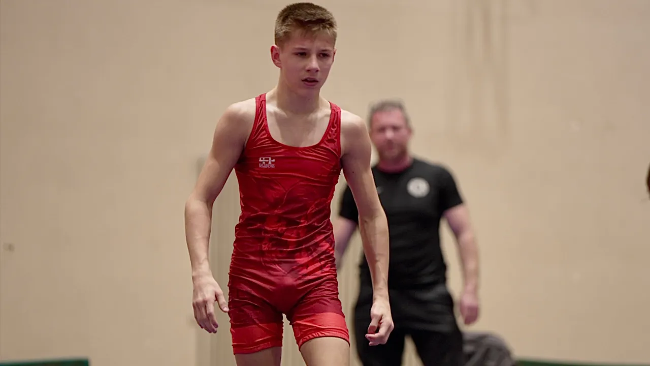 U17 Andrei Lapin (EST) vs Ricards Tensbergs (LAT) 48kg. Freestyle boys youth wrestling tournament.