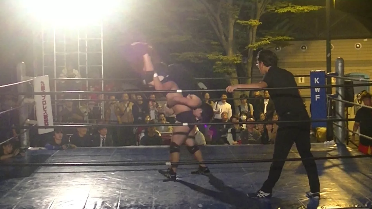2017・10・27 九州産業大学プロレス研究部 中洲祭り 第3試合 background