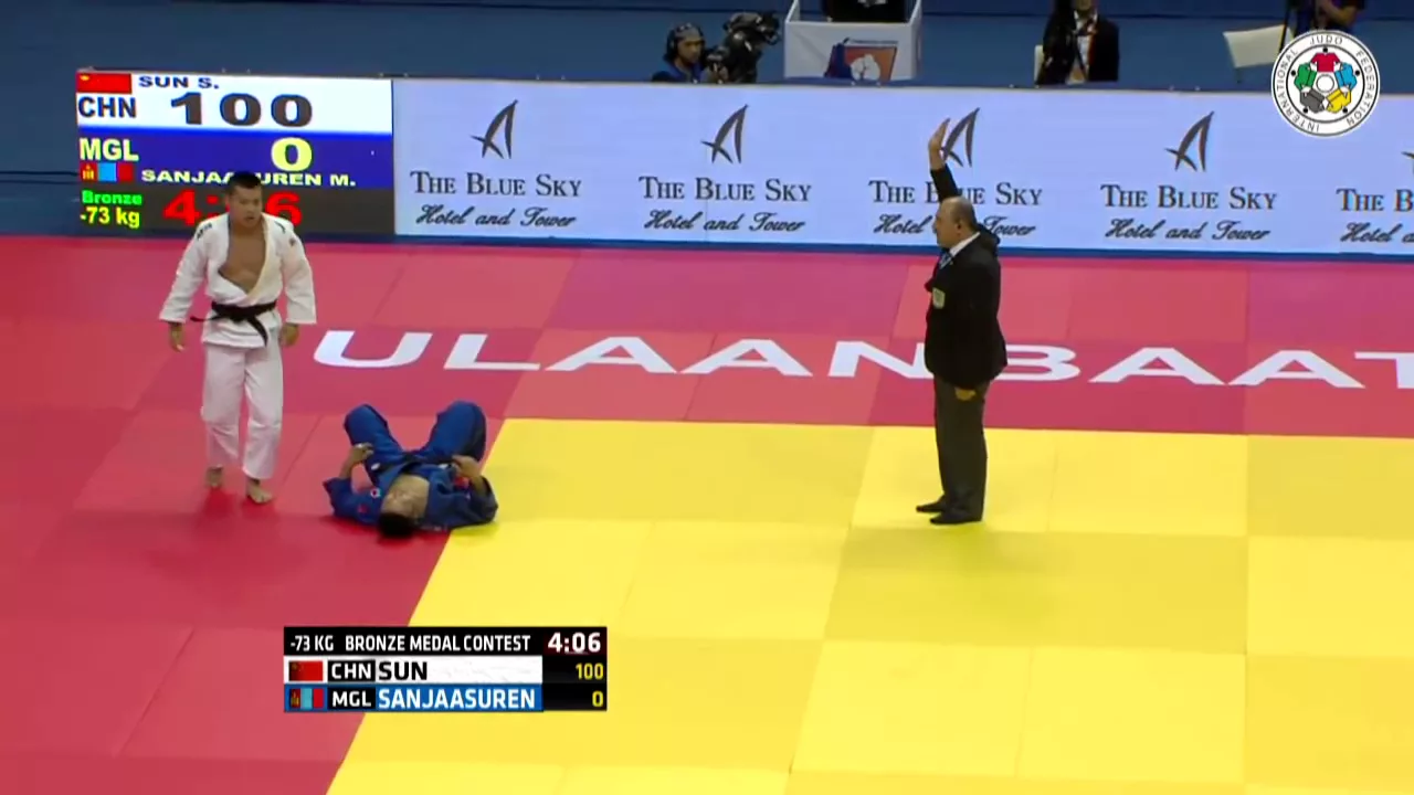 Shuai Sun vs Miyaragchaa Sanjaasuren Grand-Prix Ulaanbaatar 2015 background