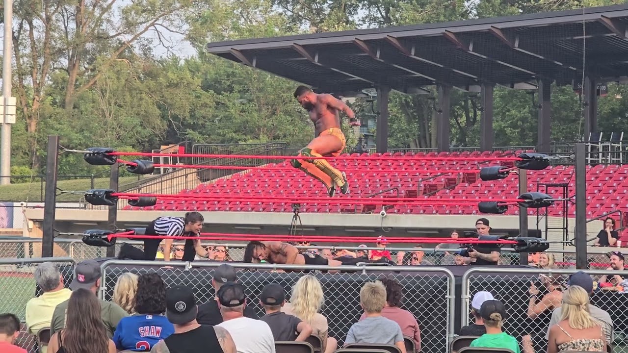 Isaiah Moore vs Anthony Toatele - GRANDSLAM 8/3/24 background