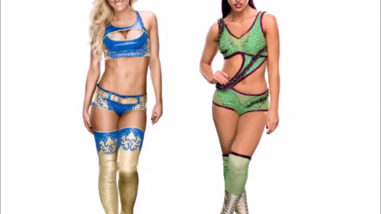 Summer Rae vs Peyton Royce- Spinning Heel Kick