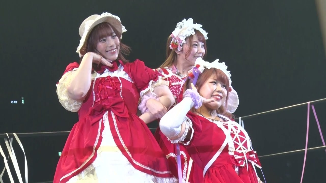 5月4日発売!!KISSmeT PRINCESS「Are you Princess?」初パフォーマンスお披露目前の振り付け練習の模様 background