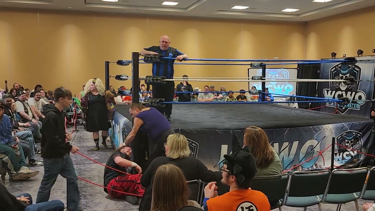 Luke Savage vs Pogo - WCWO Comic Con 3/23/24 background