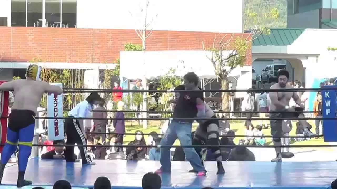 2015/11/3【17】第56回香椎祭 3日目 セミファイナル =九州産業大学プロレス研究部 創部30周年記念大会= background