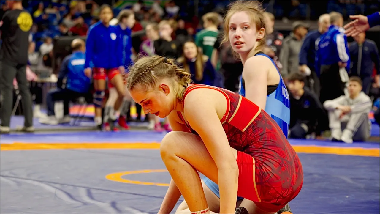 U20 Angela Crapio Casarola (ITA) vs Daria Pidvalniuk (NOR) 53kg. Women wrestling tournament. B-cam-m