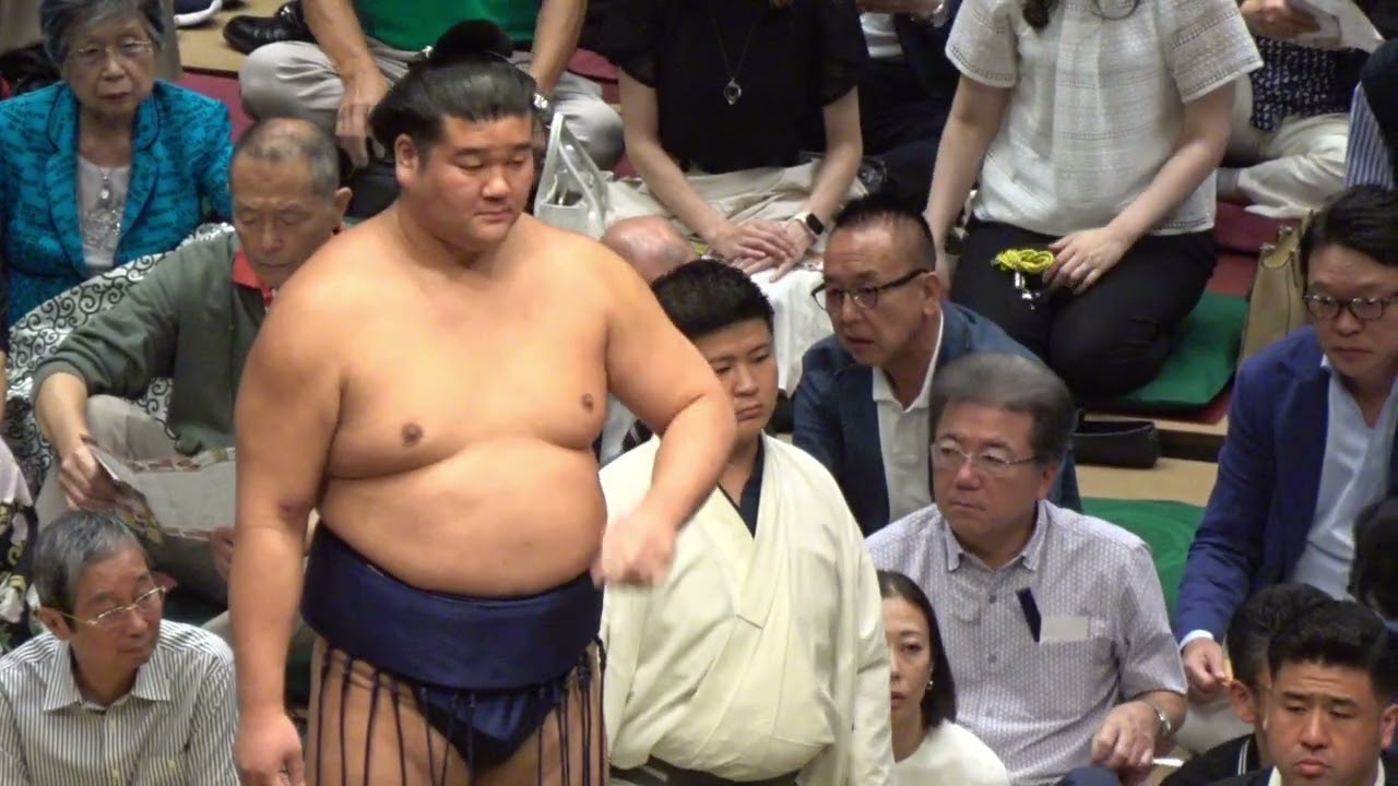 羽出山 vs 欧勝海【大相撲令和7年9月場所】千秋楽 HATSUYAMA vs OSHOUMI 2025/09/28 SEP 2025DAY15 ズーム版 background