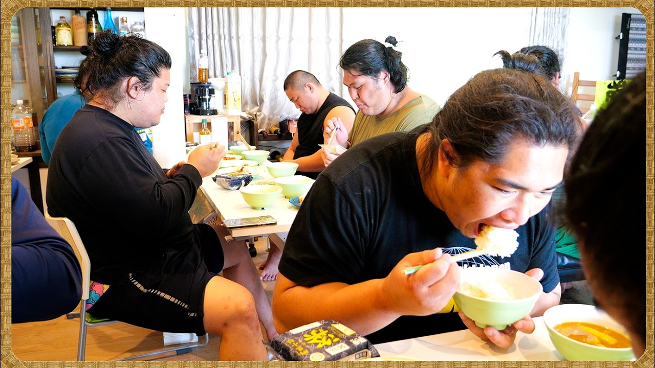【相撲飯】牛カルビと野菜炒め・カレーちゃんこ鍋・鶏の照り焼き・納豆 / 朝稽古 background