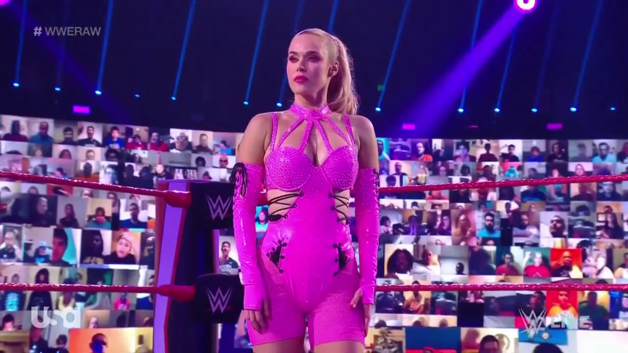 Lana vs Shayna Baszler