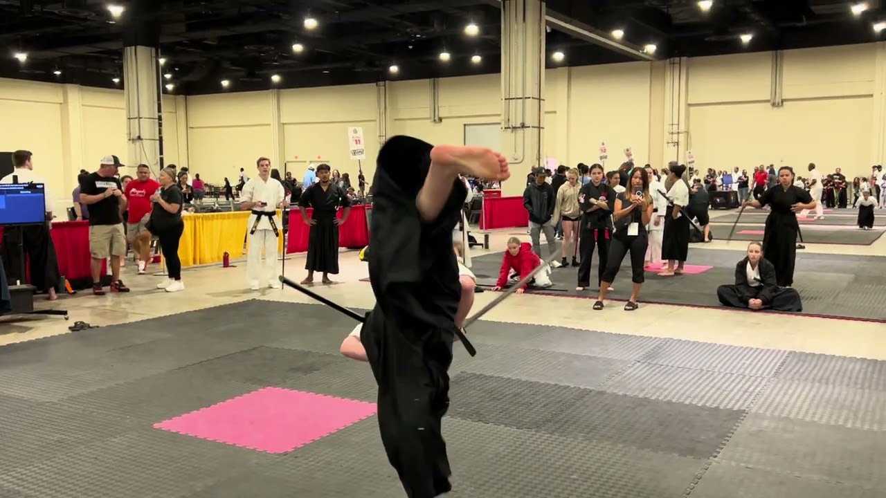 Dawson Holt Men's Bladed Traditional Weapons - US Capitol Classics 2025