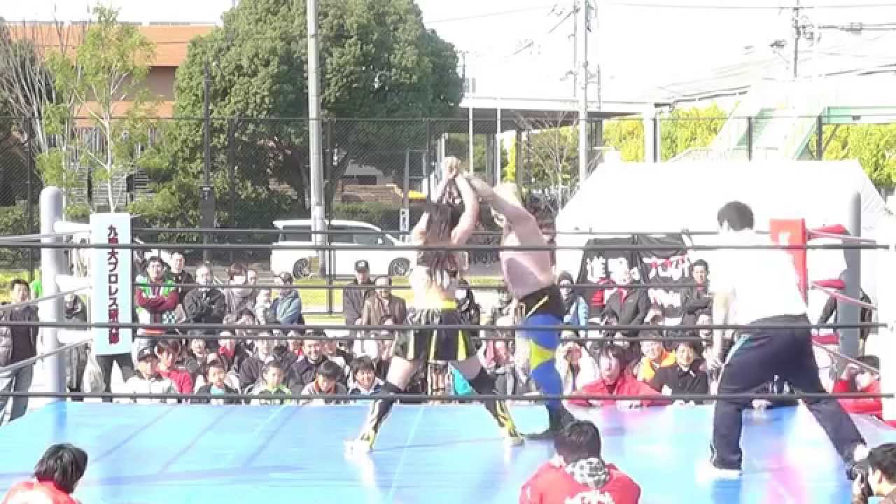 2013/11/23【1】第33回福岡流通センター大会 第1試合 =九州産業大学プロレス研究部= backdrop