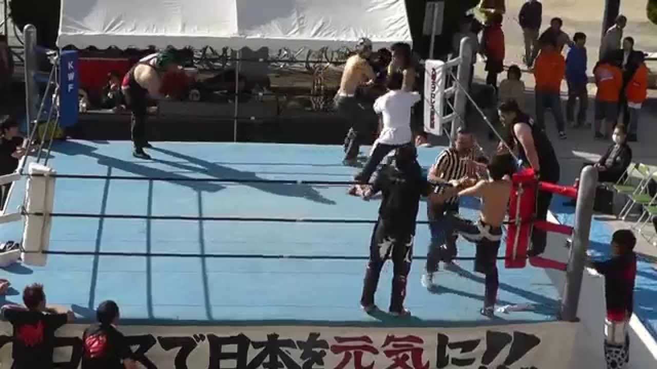 2015/11/15【4】西南学院大学第66回大学祭 セミファイナル =九州産業大学プロレス研究部= background