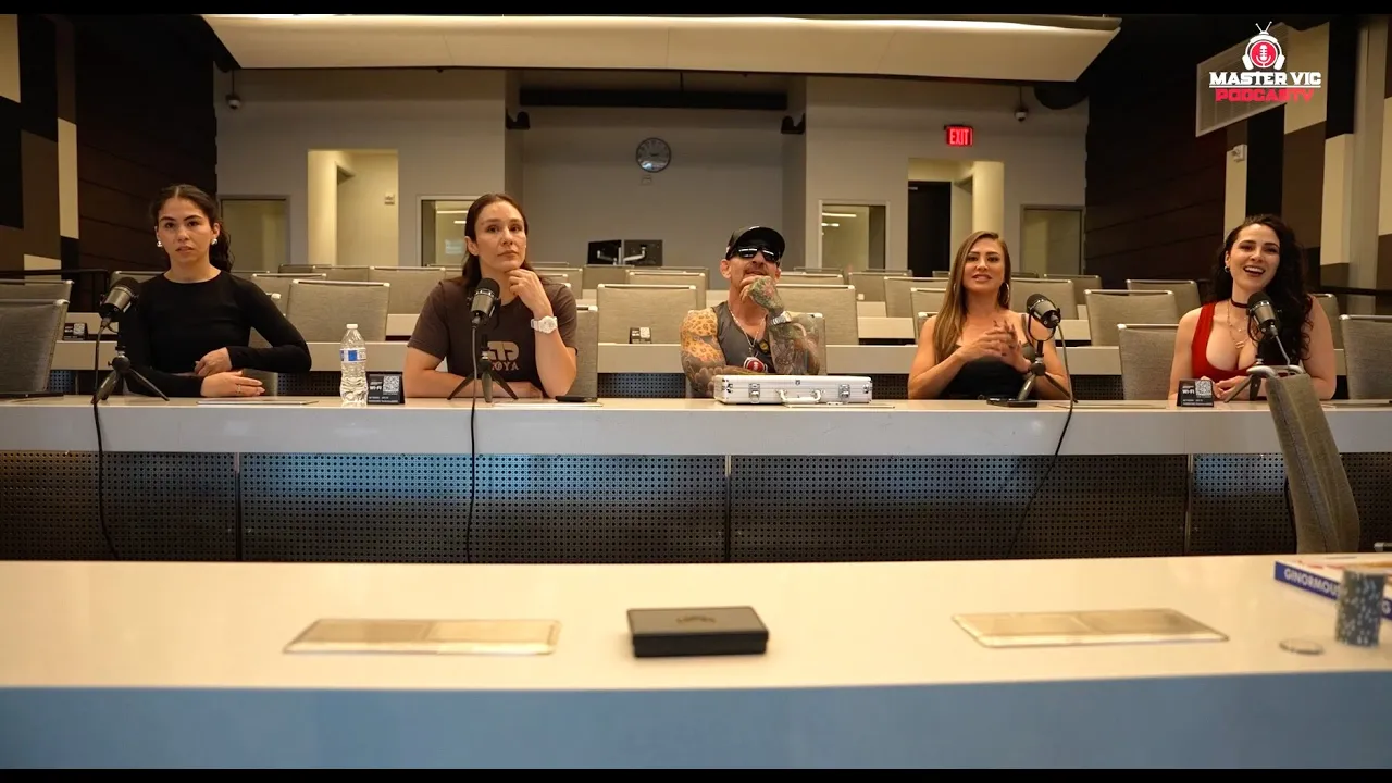 Alexa Grasso, Francety, y Barbie Mexy con Master Vic PodcasTV T2E2 background