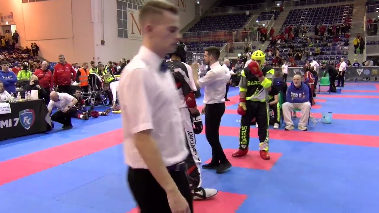 Devon Hopper v Luigi Altamura Italian World Cup 2024 background