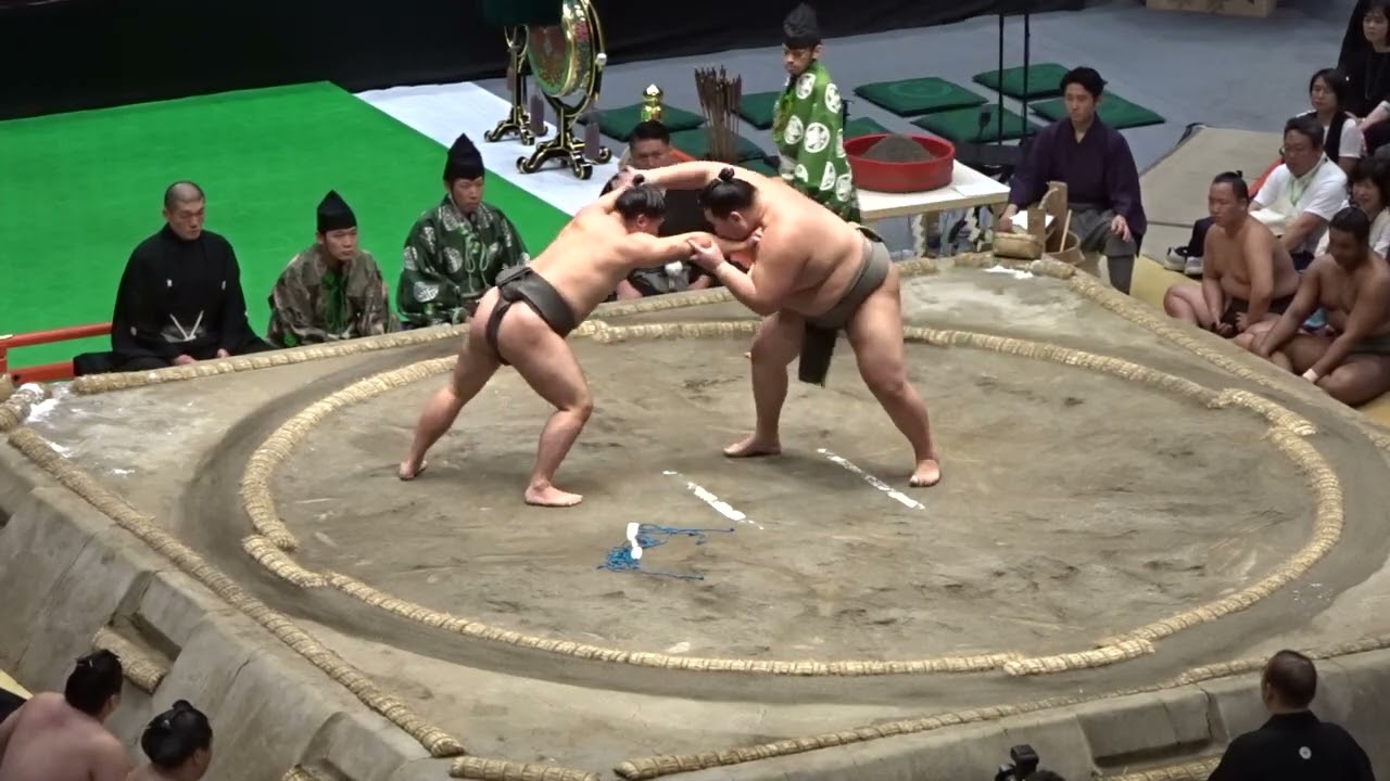 百周年場所 古式大相撲‼️一門別選抜団体トーナメント⑥準決勝【日本相撲協会財団法人設立100周年記念百周年場所~古式大相撲と現代大相撲~】Special SUMO Event 2025/10/07 background