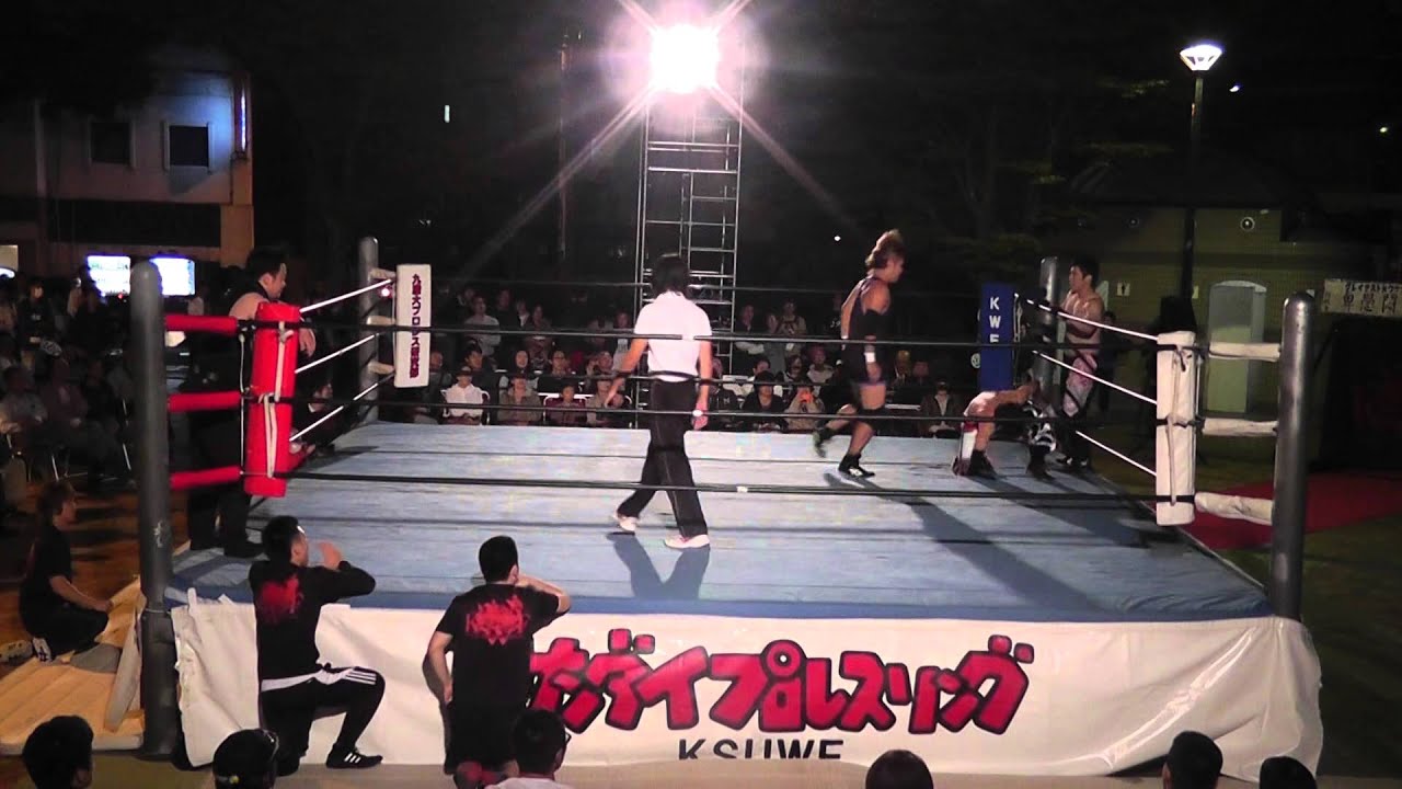 2015/10/9【7】第40回中洲まつり 2日目 第2試合 =九州産業大学プロレス研究部= background
