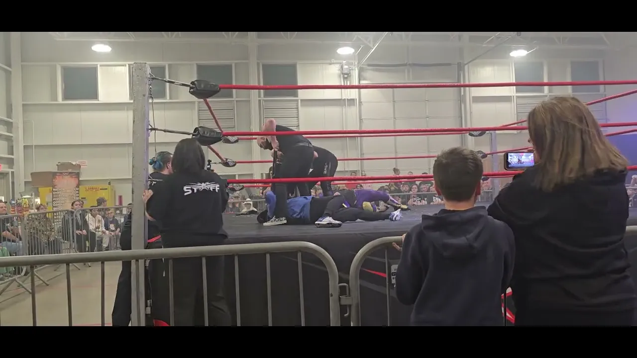 Wwa gang war fare leitchfield ky 1 17 26 inraged fan jumps in on the tread killers