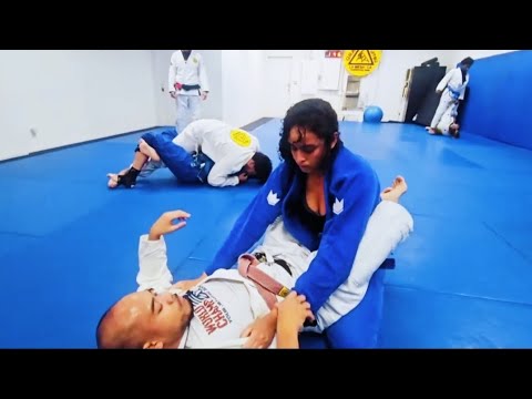 AGGRESSIVE FEMALE VS MALE " WHO WILL BE WINNER 🏆"  GRAPPLING PURPLE BELT #bjj #mma #grappling#kushti