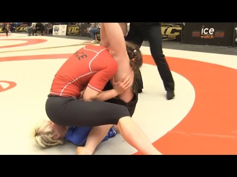 GIRL VS GIRL KUSHTI DANGAL GRAPPLING 🥱#wrestling #grappling #submission #martialarts 