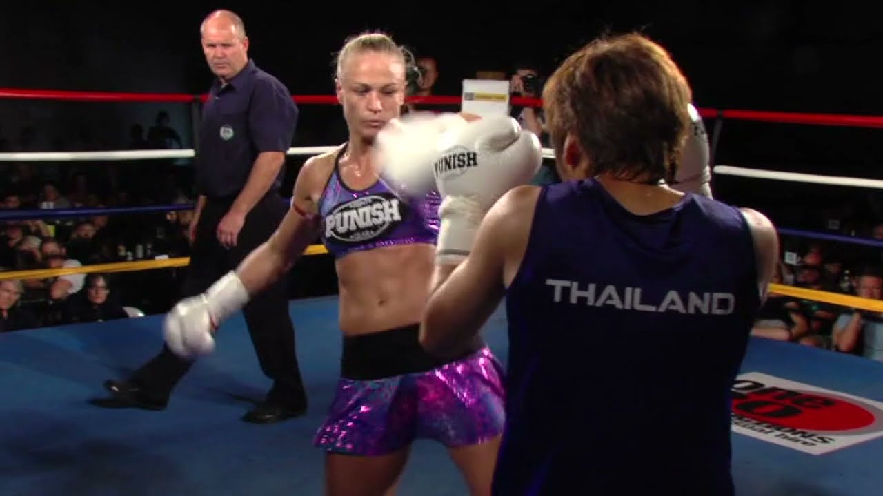 Caley Reece (AUS) Vs Nongnan Detract (THAI) - EPIC Muay Thai 2