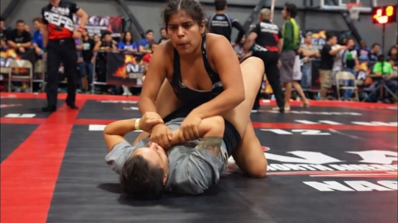 Strength vs Technique — Who Wins? 😱| Women Grappling Submission 💪#wrestling #grappling #jiujitsu 