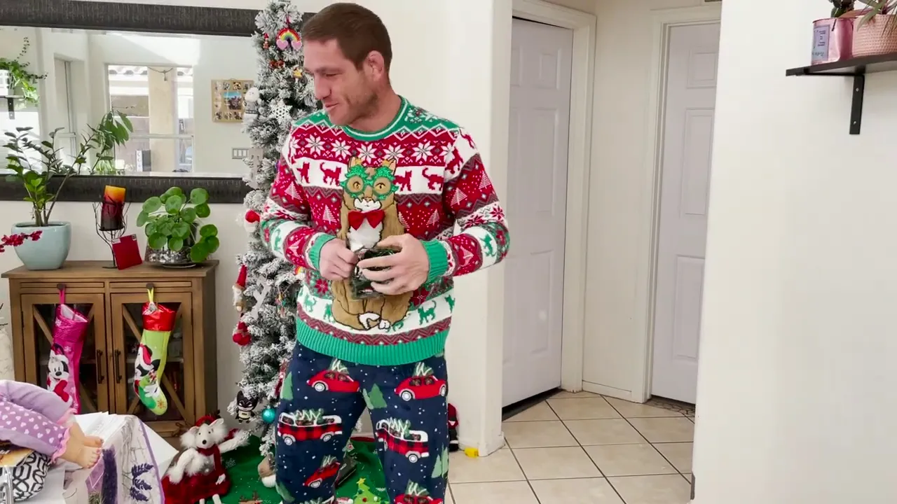 Tom Lawlor's Christmas Unboxing