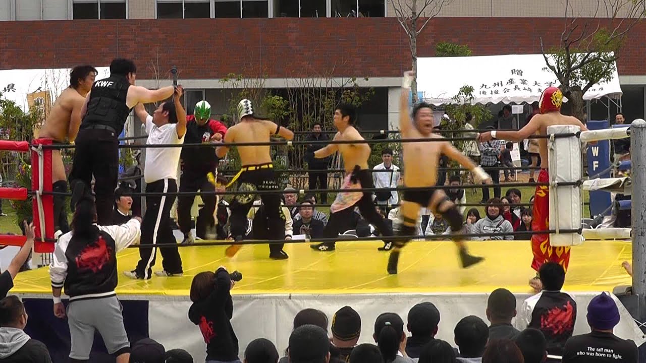 2015/11/1【3】 第56回香椎祭 1日目 第3試合 =九州産業大学プロレス研究部 創部30周年記念大会= background