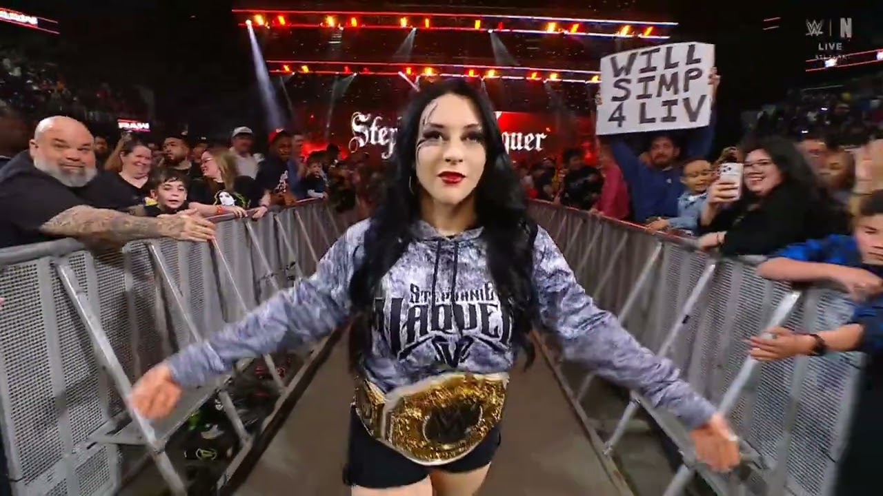 WWE RAW STEPHANIE VAQUER AND JADE CARGILL ENTRANCE 02/23/26