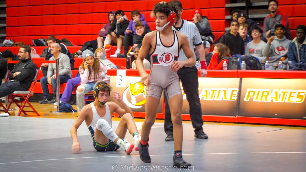 113 – Nick Merola {G} of Lake Park IL vs. Elijiah Wofford {R} of Bremen IL