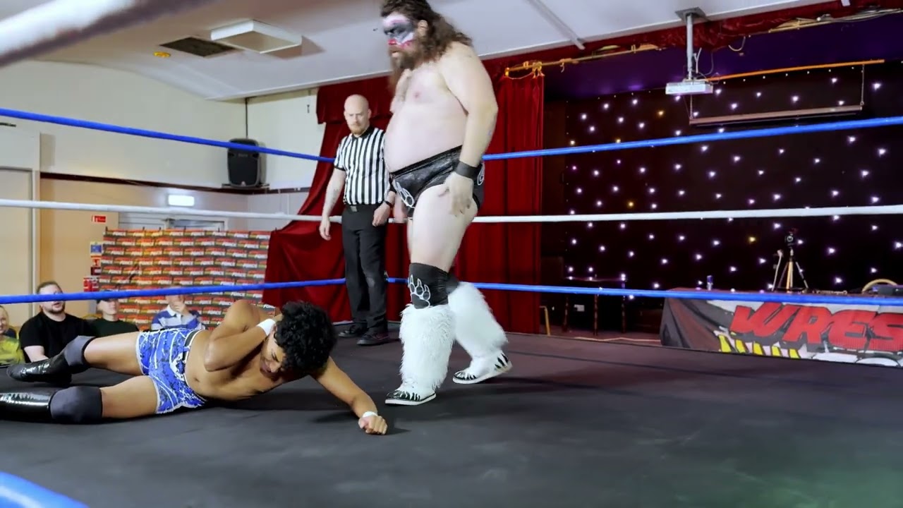 Kian Camron vs Sassy Bear Clarence | Corby | November 1st 2024 backdrop