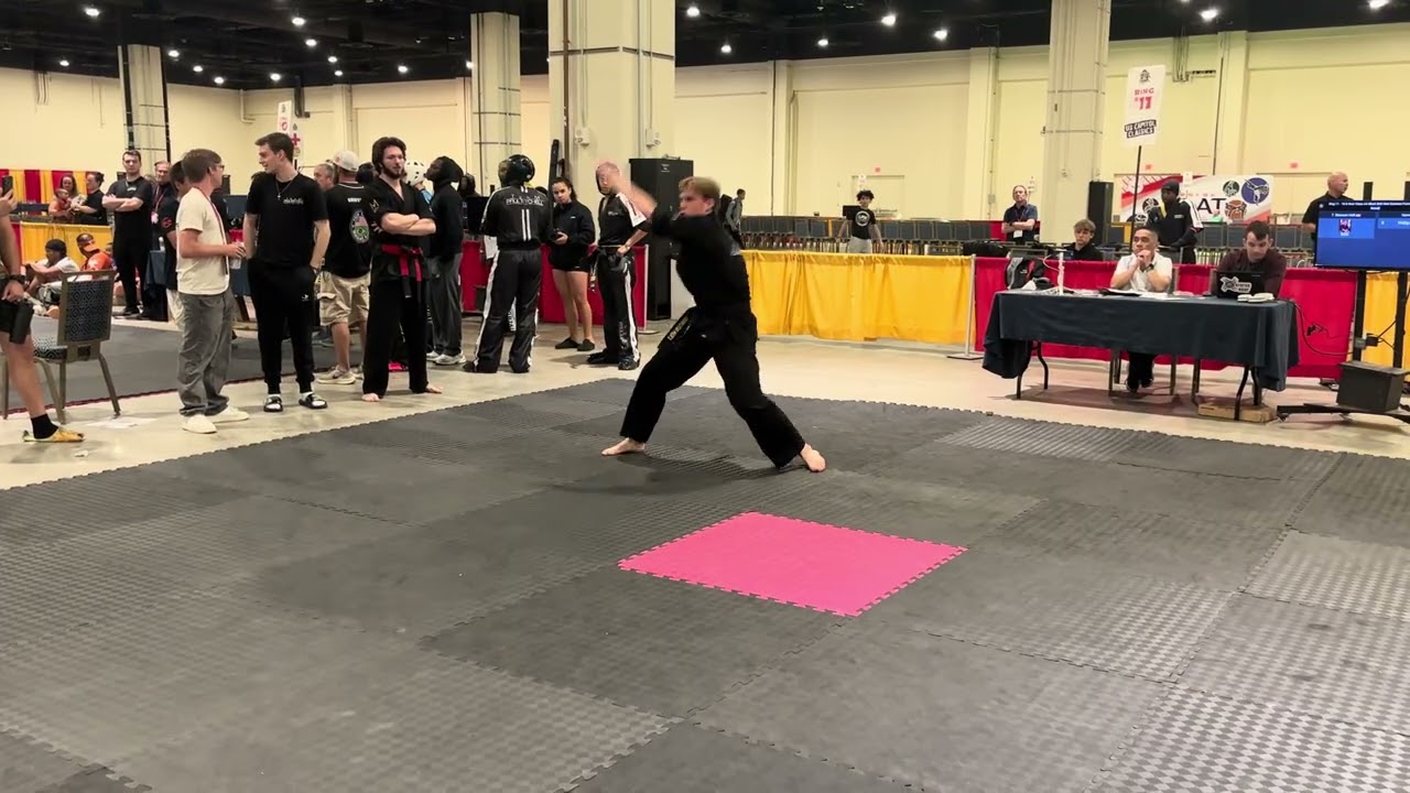 Dawson Holt Men’s Extreme Forms - US Capitol Classics 2025 background