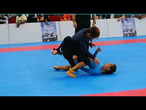 " IMPORTANT VIDEO π" GIRL GRAPPLE NOBODY ESCAPES π²" WOMEN WRESTLING #wrestling #mma #bjj #jiujitsu background