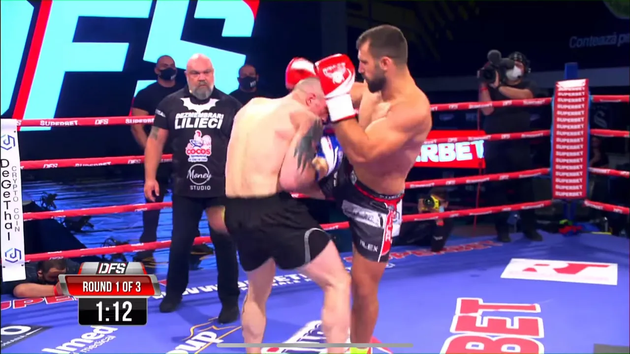 Andrei Stoica l-a demolat pe Pavel Voronin la meciul decisiv background
