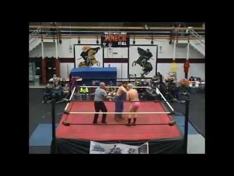 Scufflin' Hillbilly Cousin Larry Huntley vs. Cocky Kyle