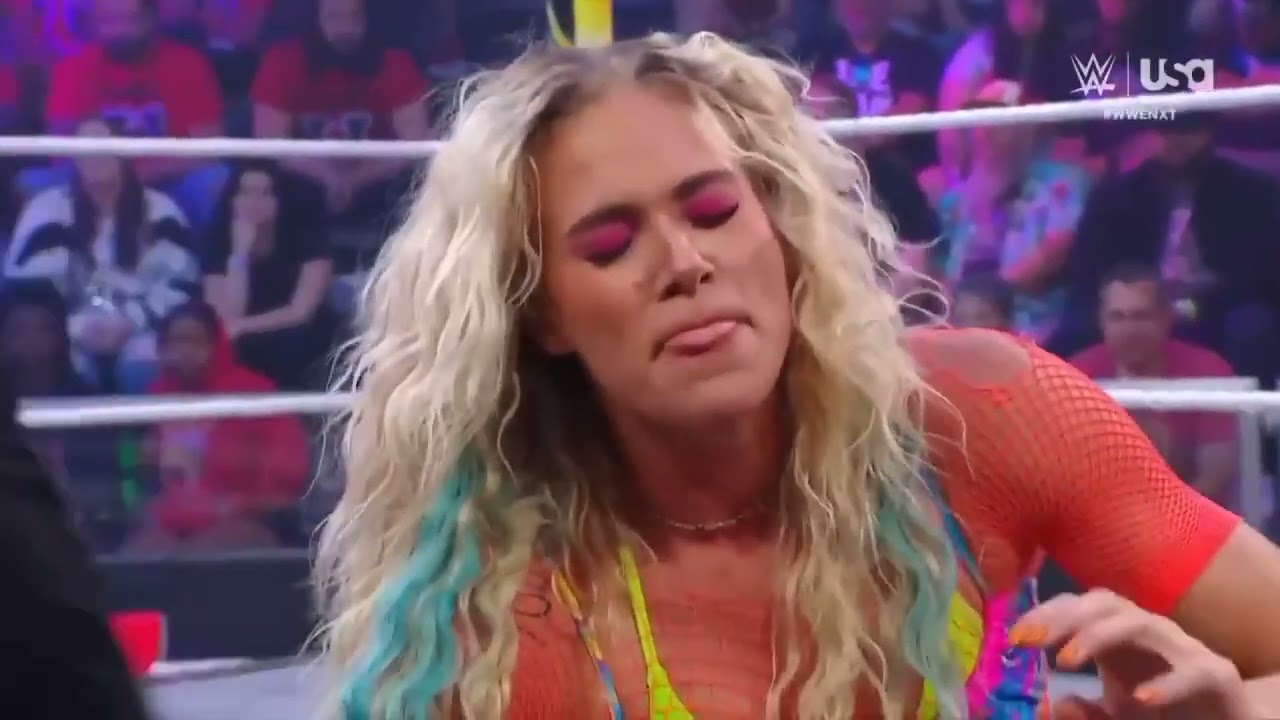 Sol Ruca vs. Blair Davenport: WWE NXT, April 23, 2024 background
