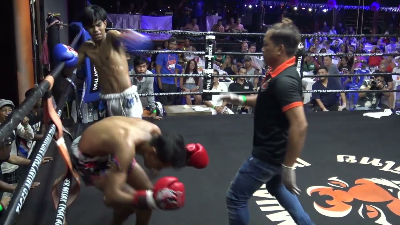 Flying Knees & Kicks: Palangrak vs Yodlekpet @ BBQ Beatdown 152 backdrop