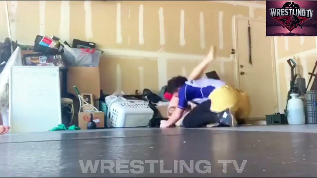 😲 GIRL VS BOY INTENSE TRIAL SUBMISSION MATCH 🥱#wrestling #grappling #jiujitsu #mma 
