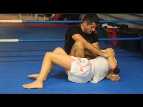 BOY CAUGHT IN SUBMISSION 😬 | GIRL VS BOY #bjj #jiujitsu #femalewrestling 