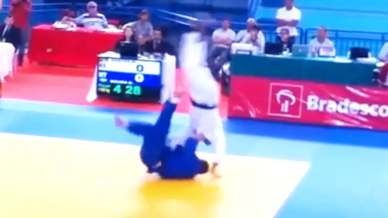 You rarely see heavyweight doing this throw - David Moura's Tomoe Nage